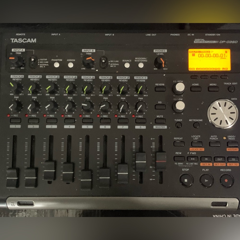 TASCAM DIGITAL PORTASTUDIO DPl-03SD
